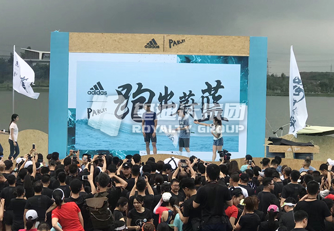 1703059799359404.jpg 阿迪達斯-跑出蔚藍.jpg